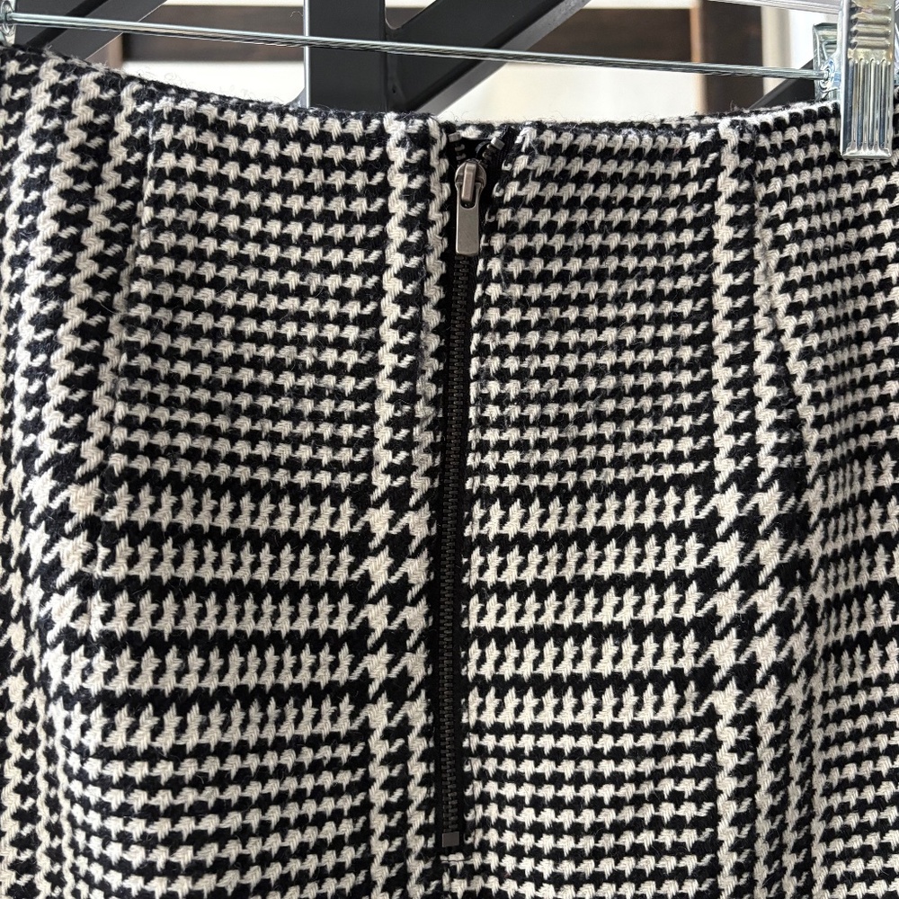 H & M Skirt - Picture 2 of 10